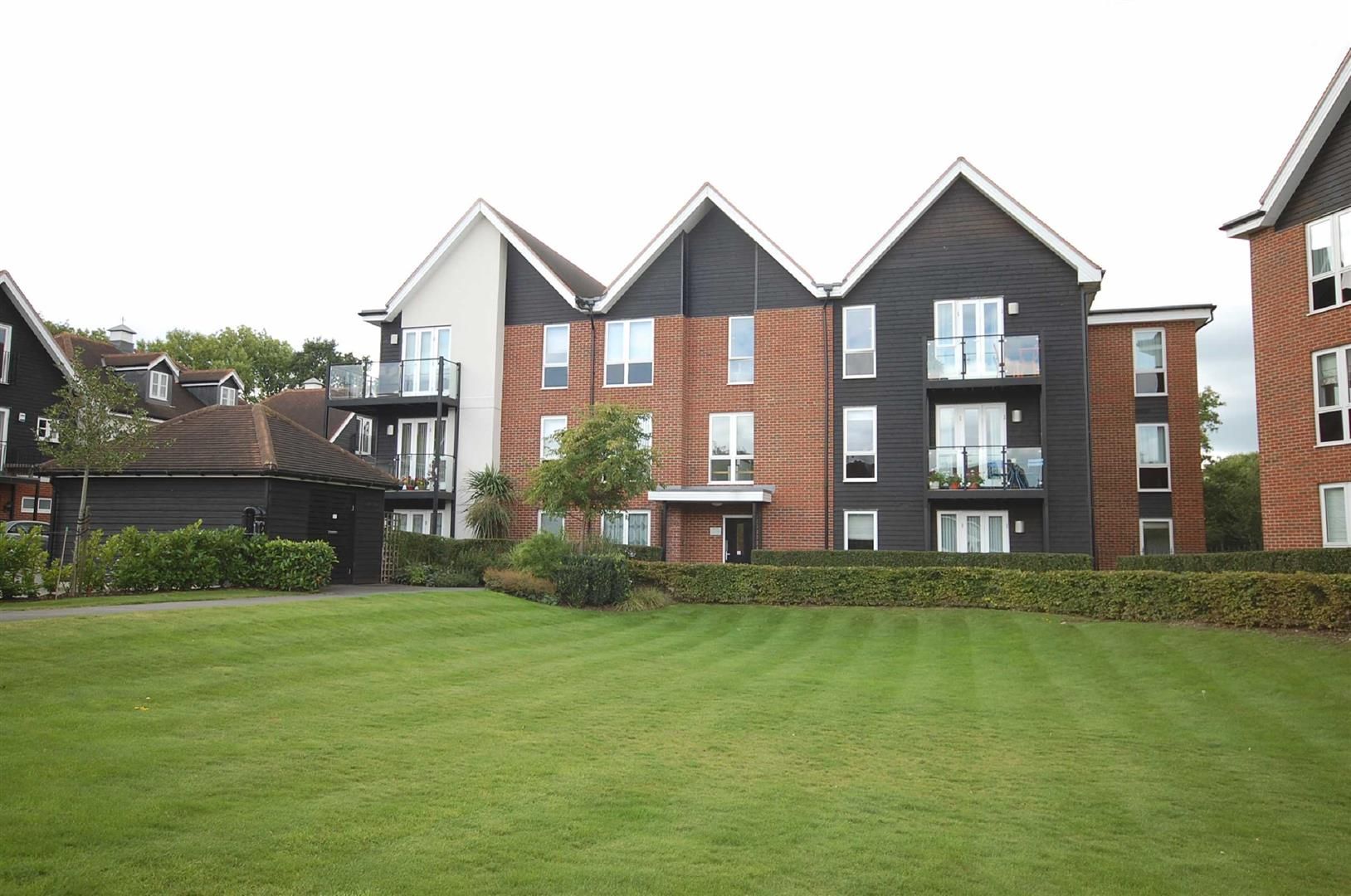 1 bed flat for sale in Mill Drive, Ruislip Manor, Ruislip HA4 Zoopla