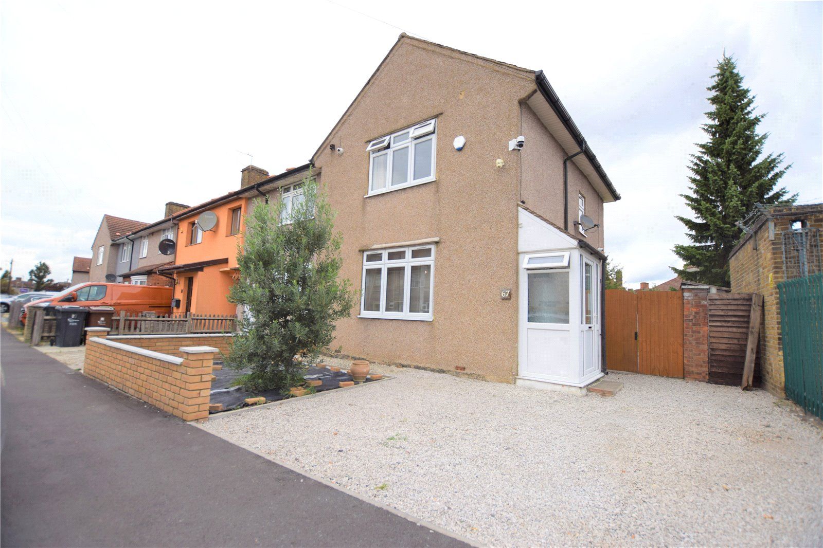 3 bed end terrace house for sale in Lindisfarne Road, Dagenham RM8 Zoopla
