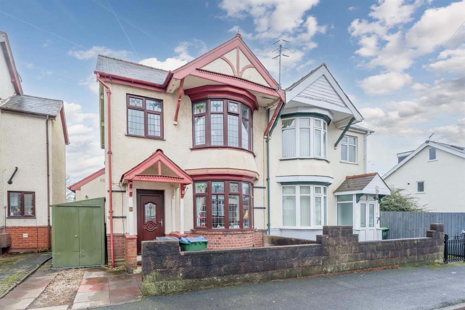 4 bed semidetached house for sale in Mildred Road, Cradley Heath B64