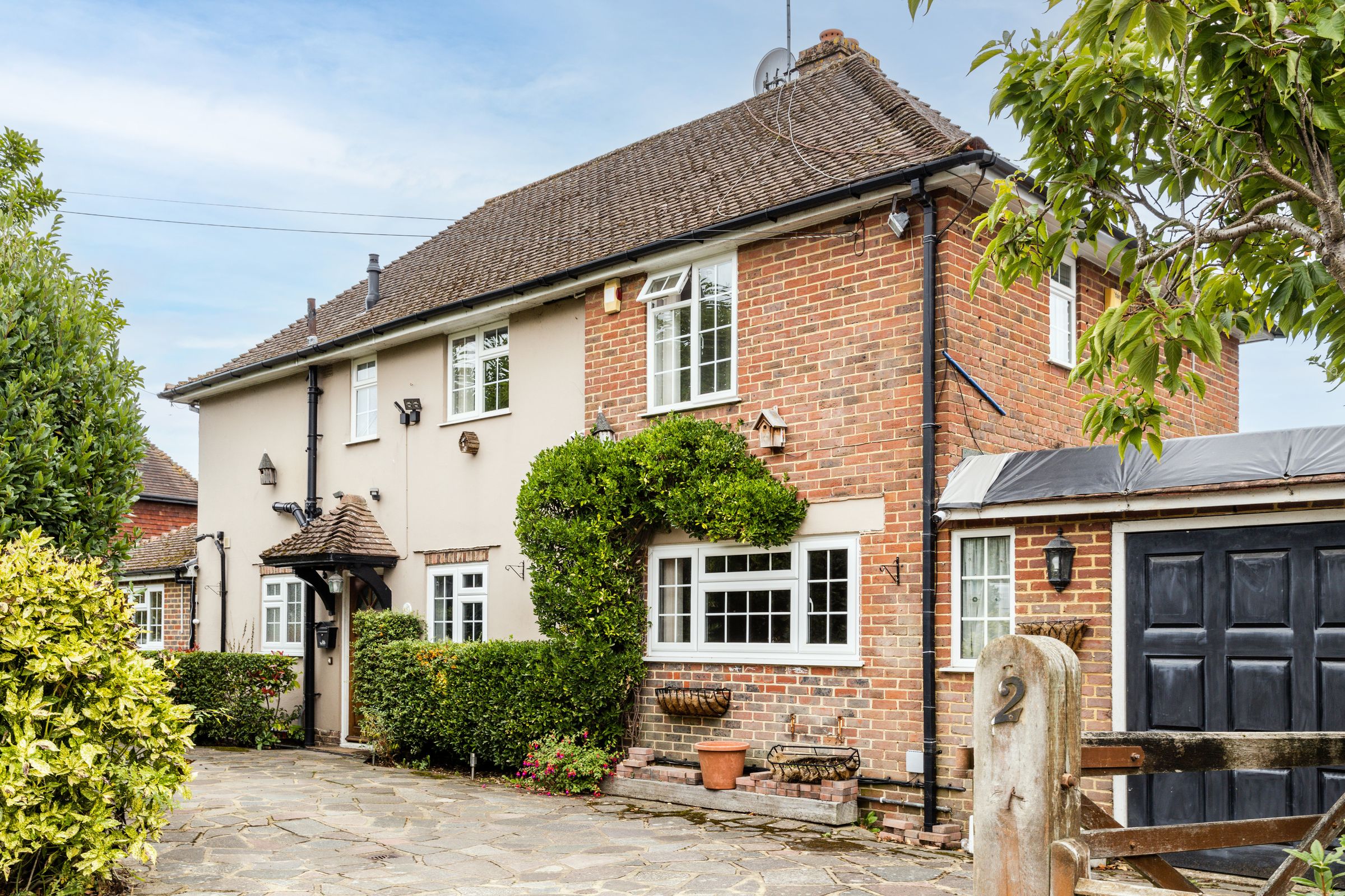 3 bed detached house for sale in Headland Way, Lingfield RH7 Zoopla