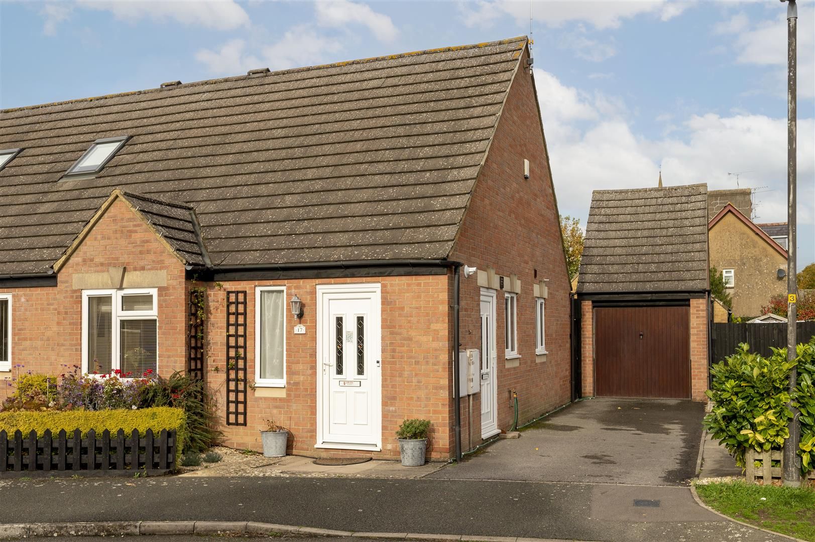 2 bed semidetached bungalow for sale in Cotswold Gardens, MoretonIn