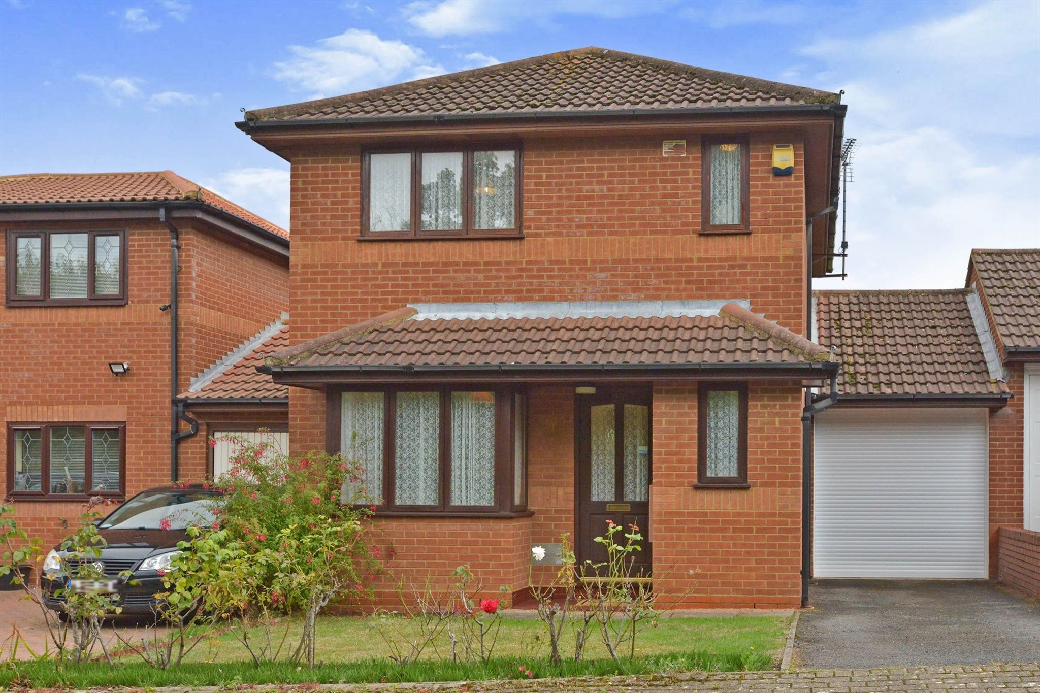 3 bed linkdetached house for sale in Walkhampton Avenue, Bradwell