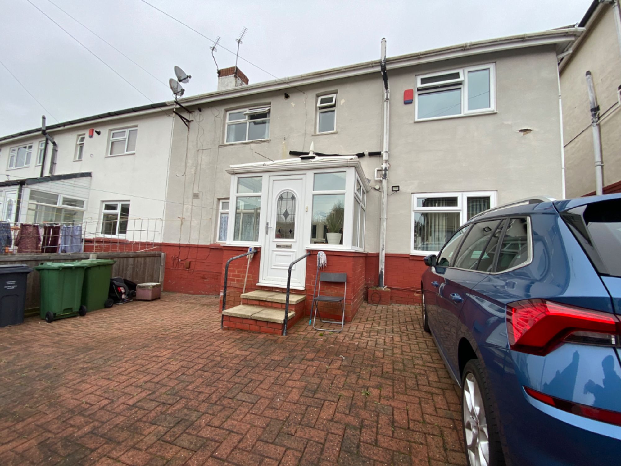 4 bed semidetached house for sale in Hill Top Estate, Heckmondwike