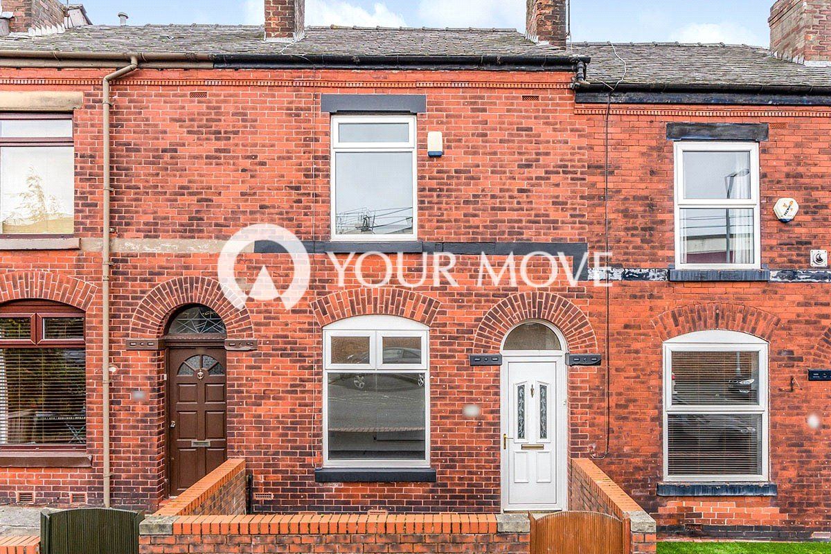 2 bed terraced house to rent in Wellington Road, Swinton, Manchester