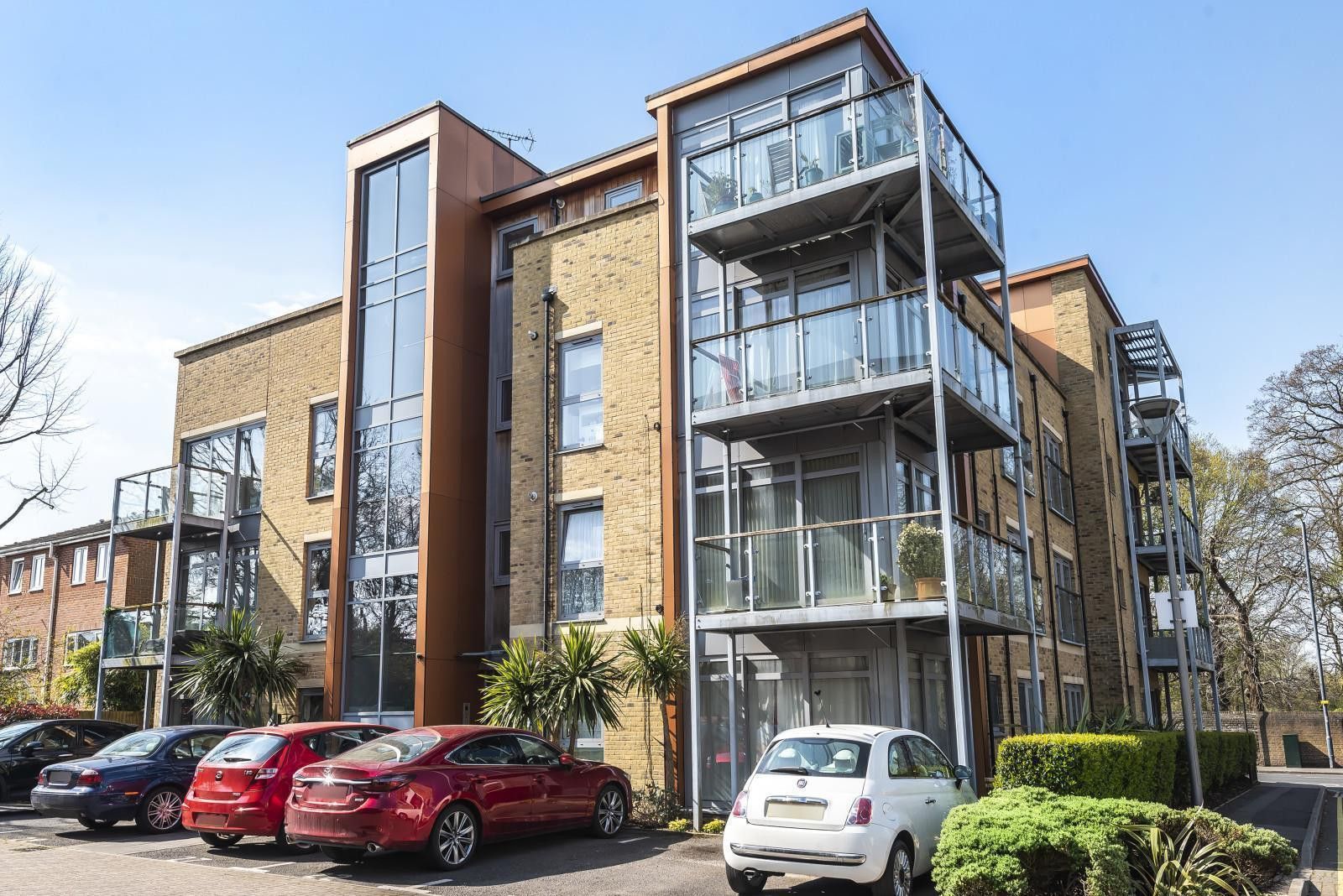 2 bed flat for sale in Garside Court, Southcott Road, Teddington TW11