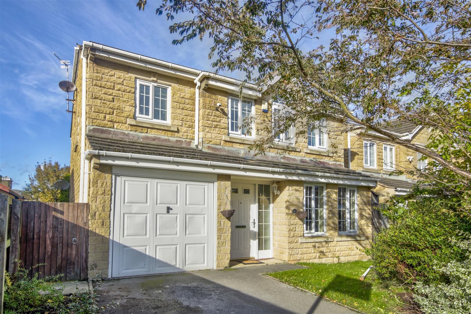 4 bed detached house for sale in Loxley Close, Eccleshill, Bradford BD2