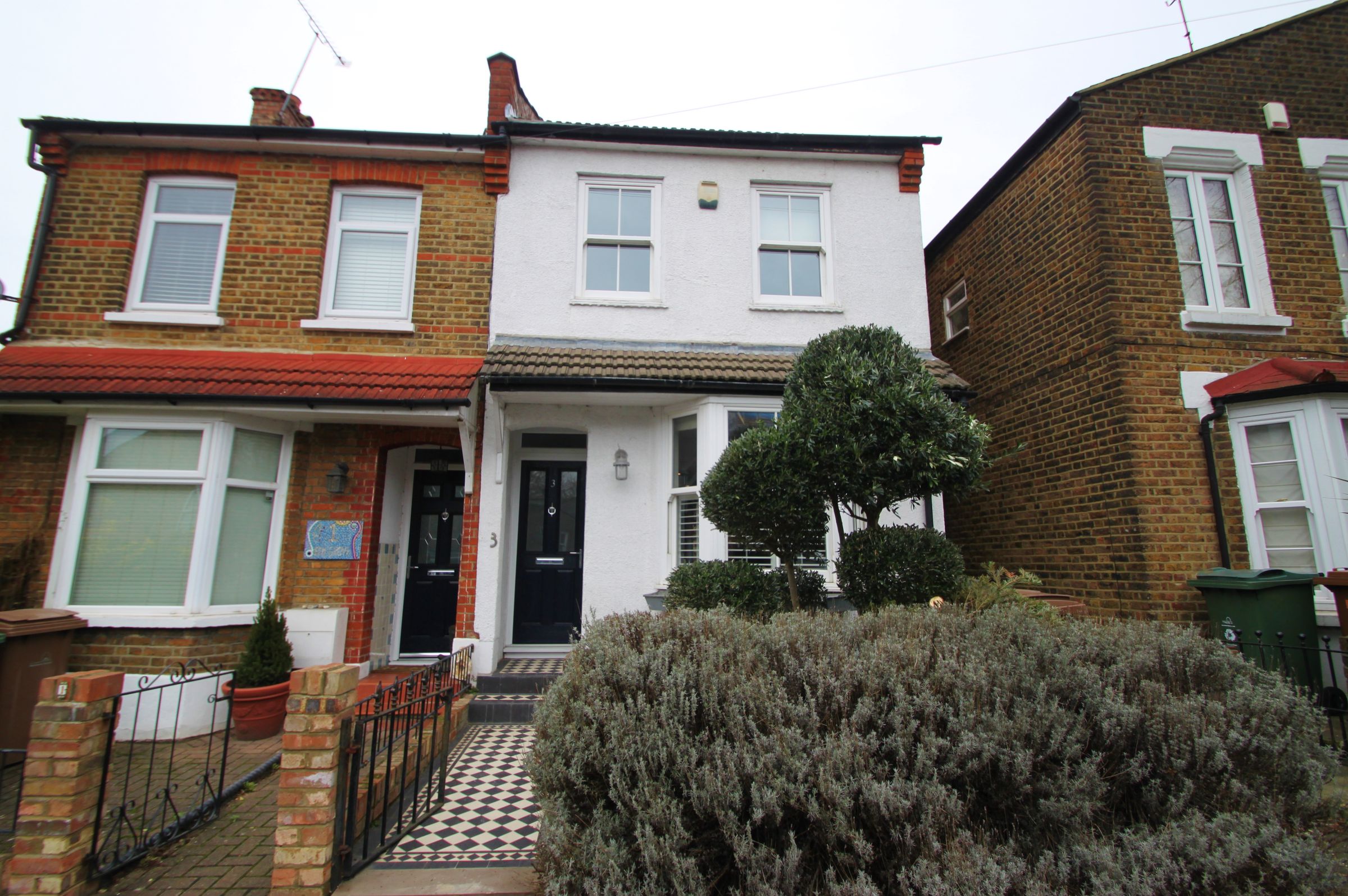 3 bed terraced house to rent in Elm Grove, Woodford Green IG8 Zoopla