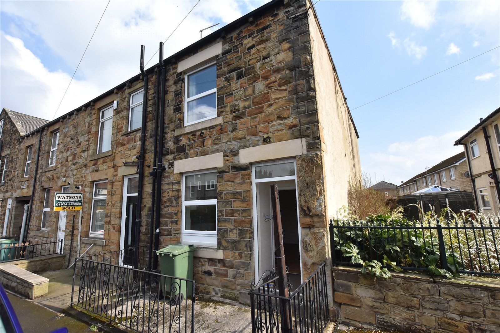 1 bed terraced house for sale in Carlinghow Lane, Batley, West
