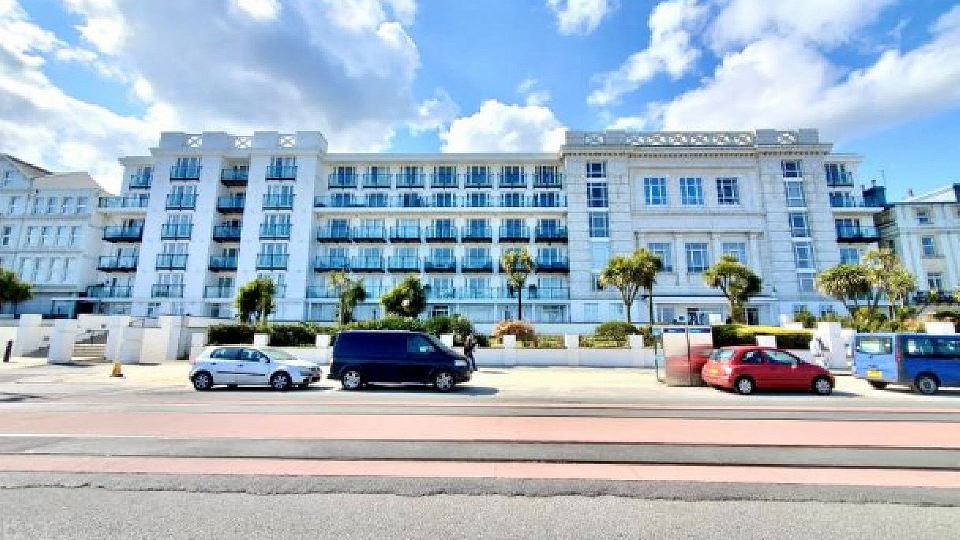 Studio for sale in Apt. 50 Spectrum Apartments, Central Promenade