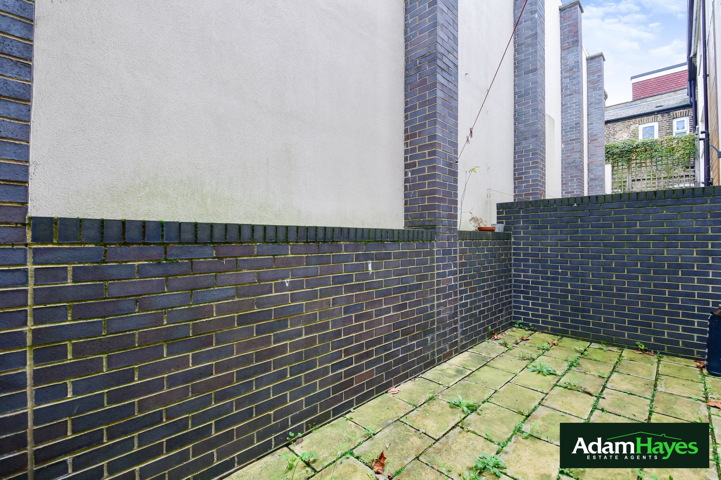 3 bed terraced house for sale in Lincoln Road, London N2 Zoopla