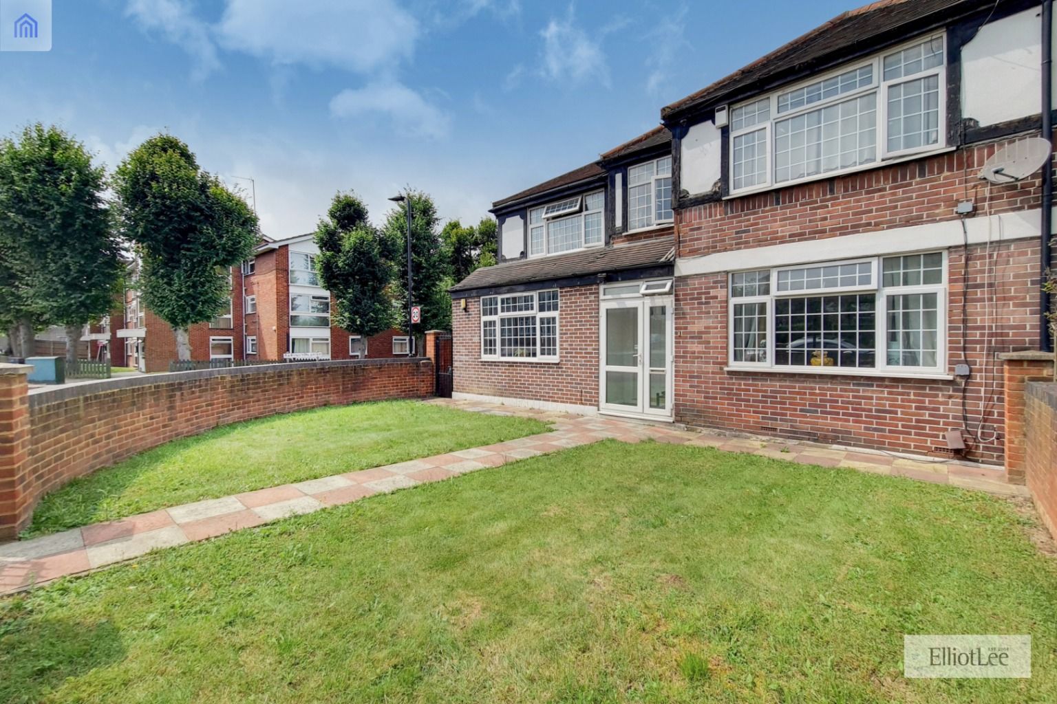 5 bed semidetached house for sale in Middleton Avenue, Greenford UB6