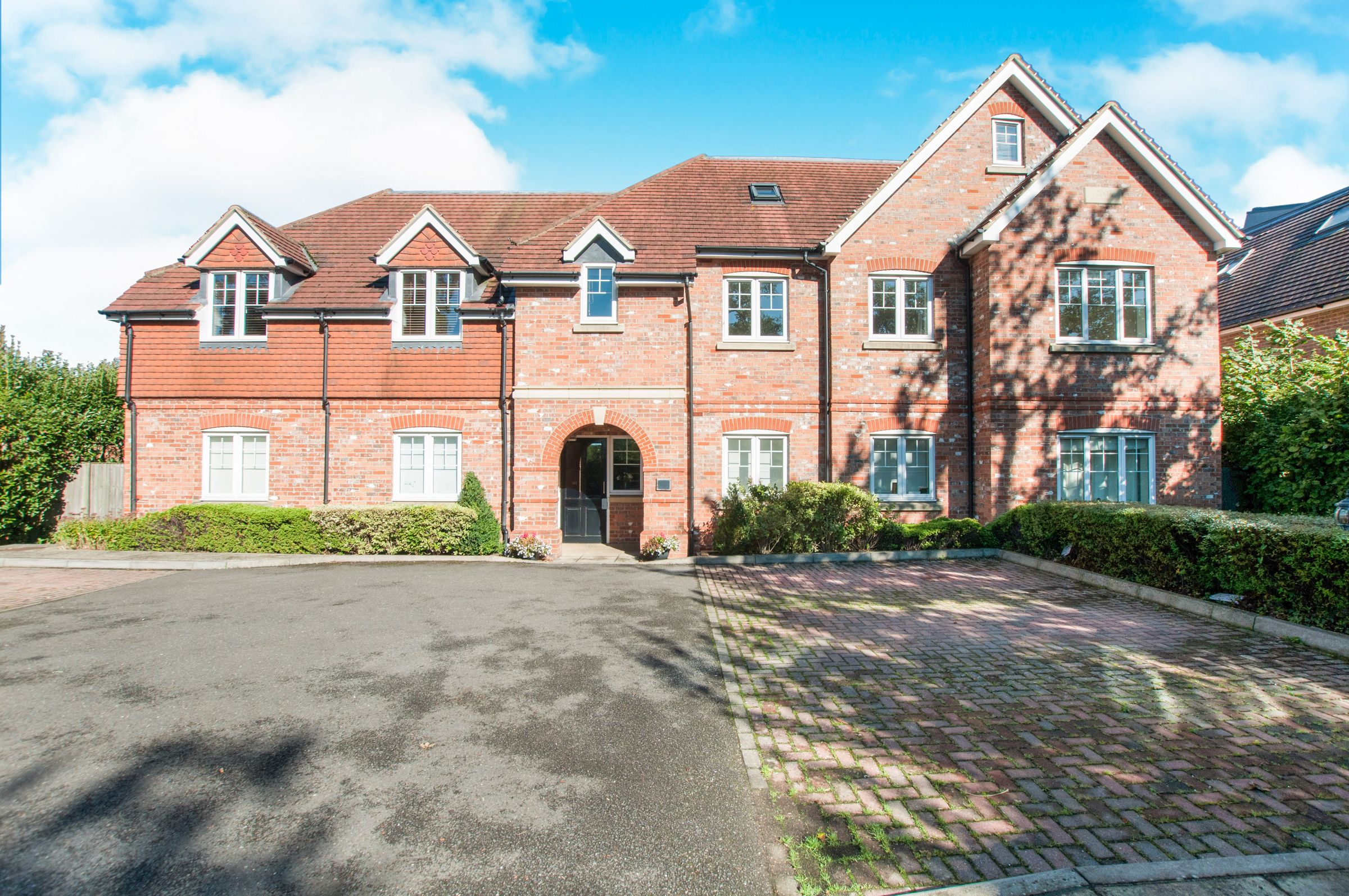 2 bed flat to rent in Hillcrest, Forest Road, Bracknell RG42 Zoopla
