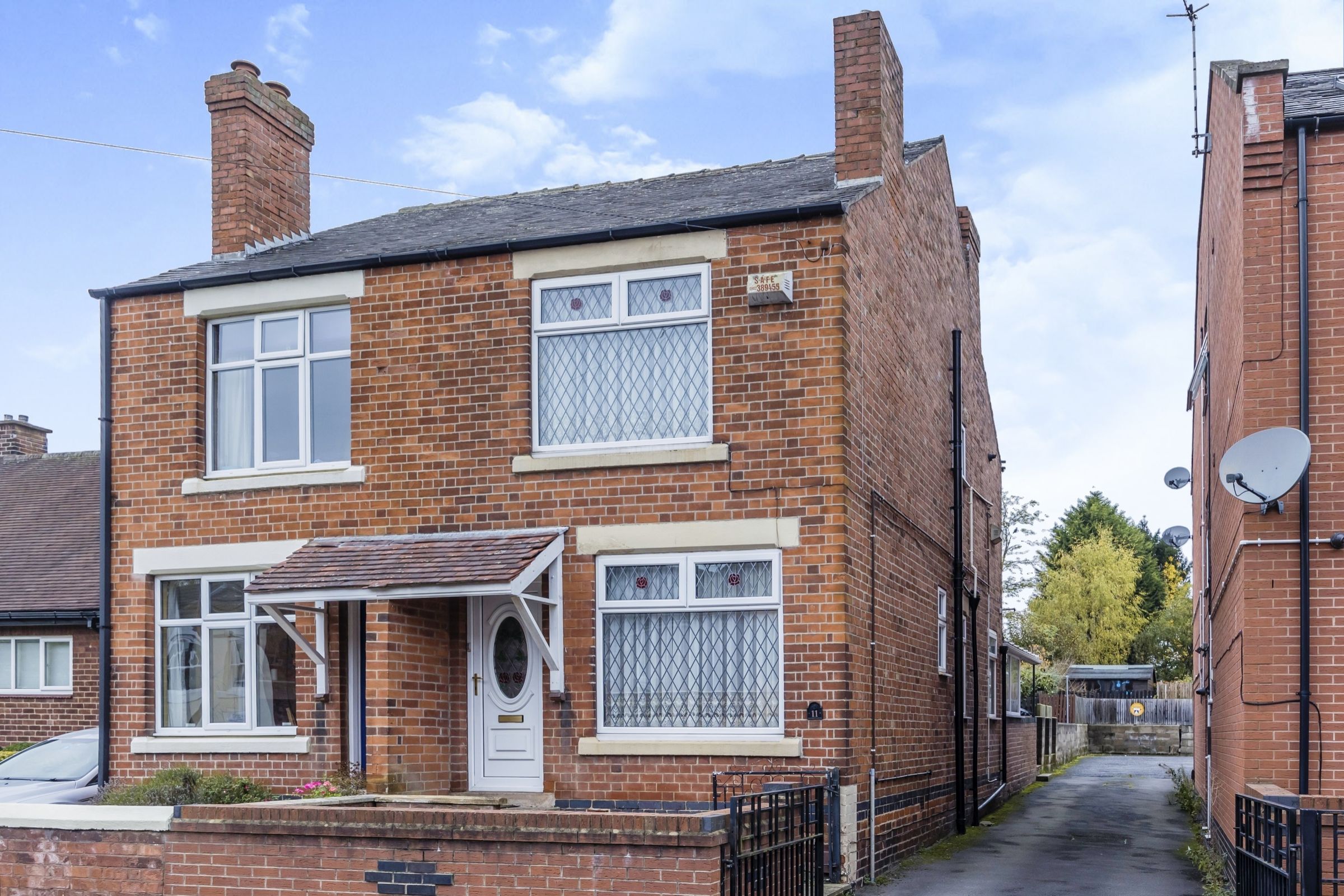 3 bed semidetached house for sale in Baker Road, Giltbrook, Nottingham