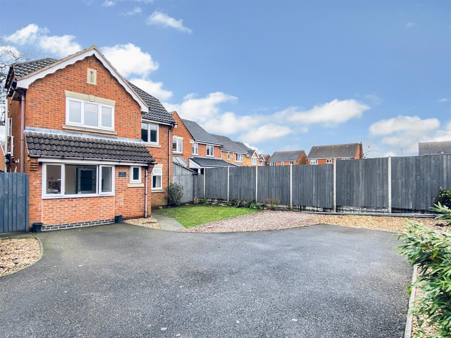 Robin Road, Coalville, Leicestershire LE67