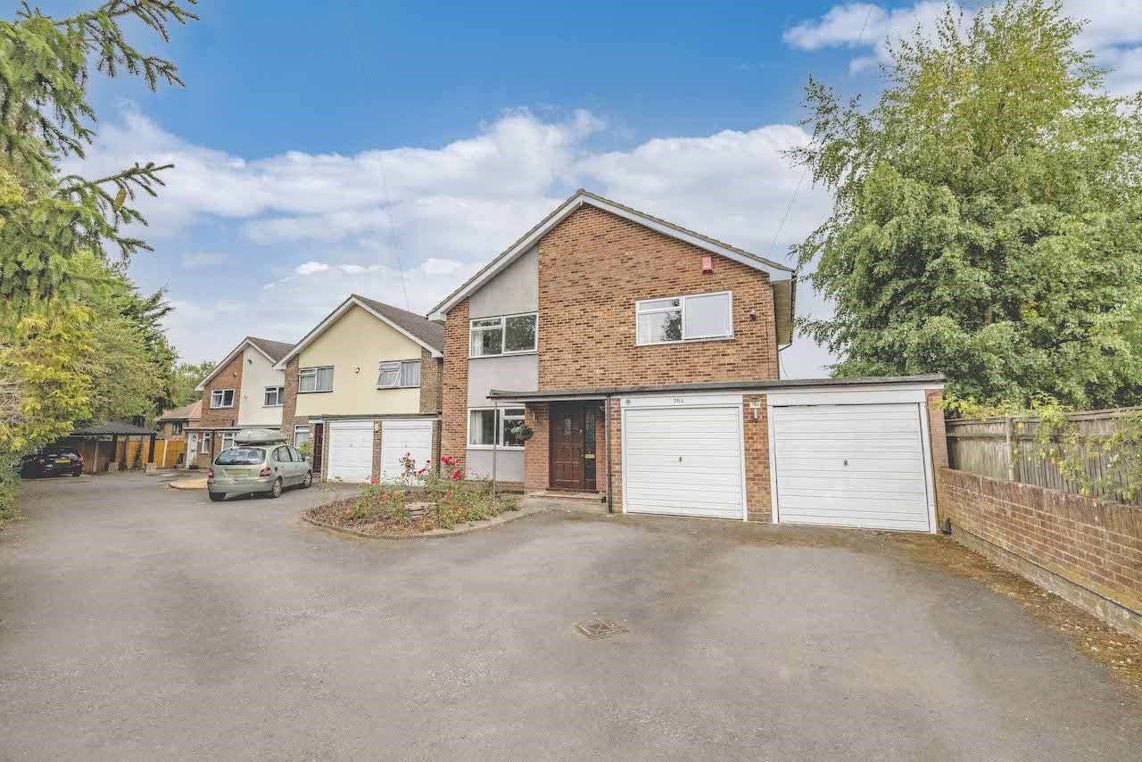 4 bed detached house for sale in Slough Road, Iver SL0 Zoopla