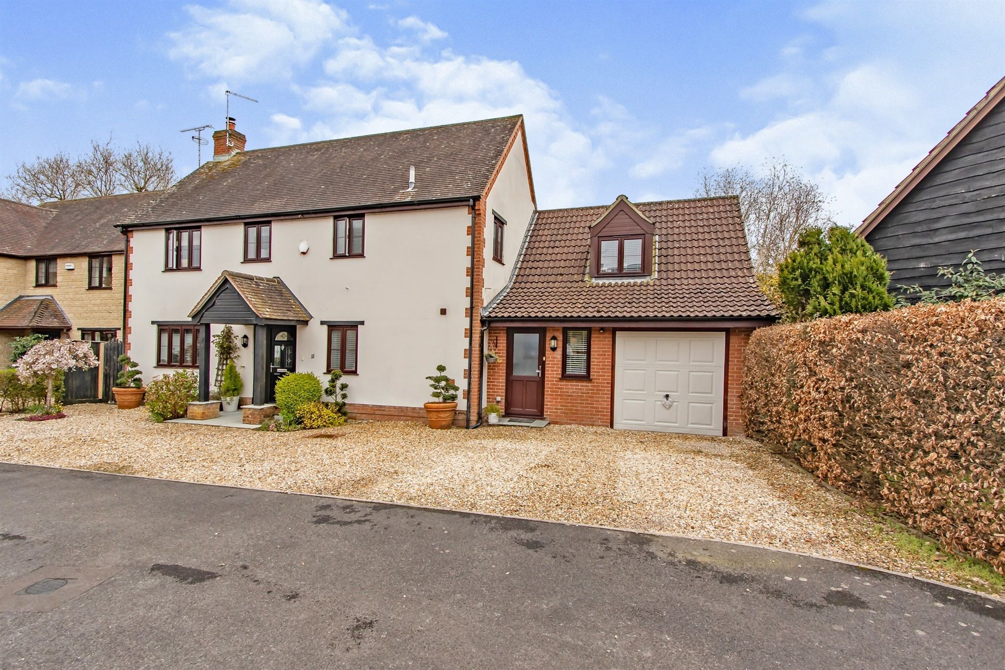 5 bed detached house for sale in Olde Fairfield, Bourton, Gillingham