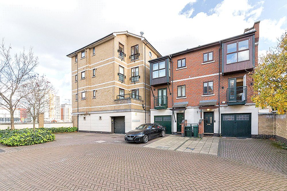 Capulet Mews, London E16  