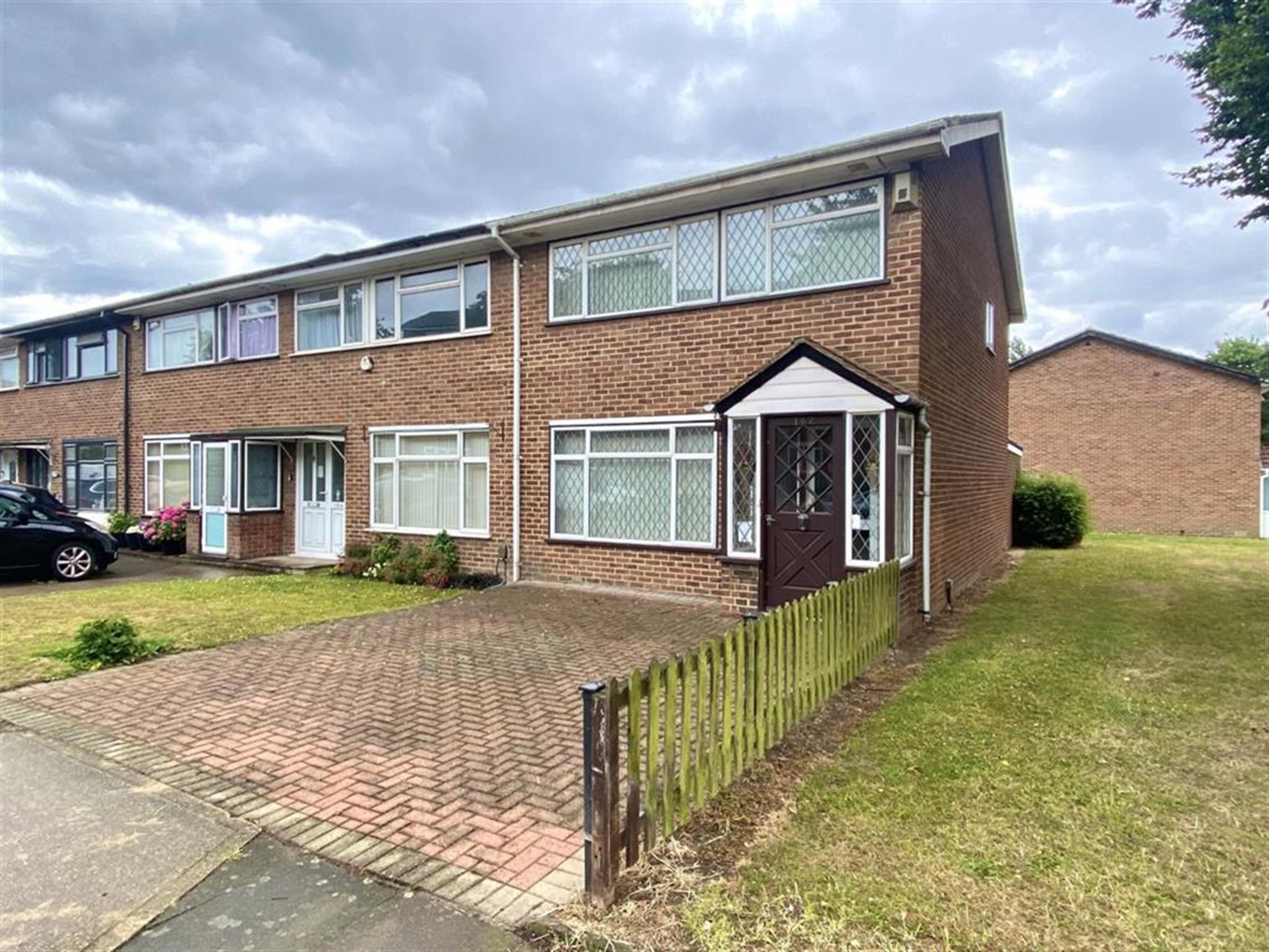 3 bed end terrace house for sale in Cranford Drive, Hayes, Middlesex