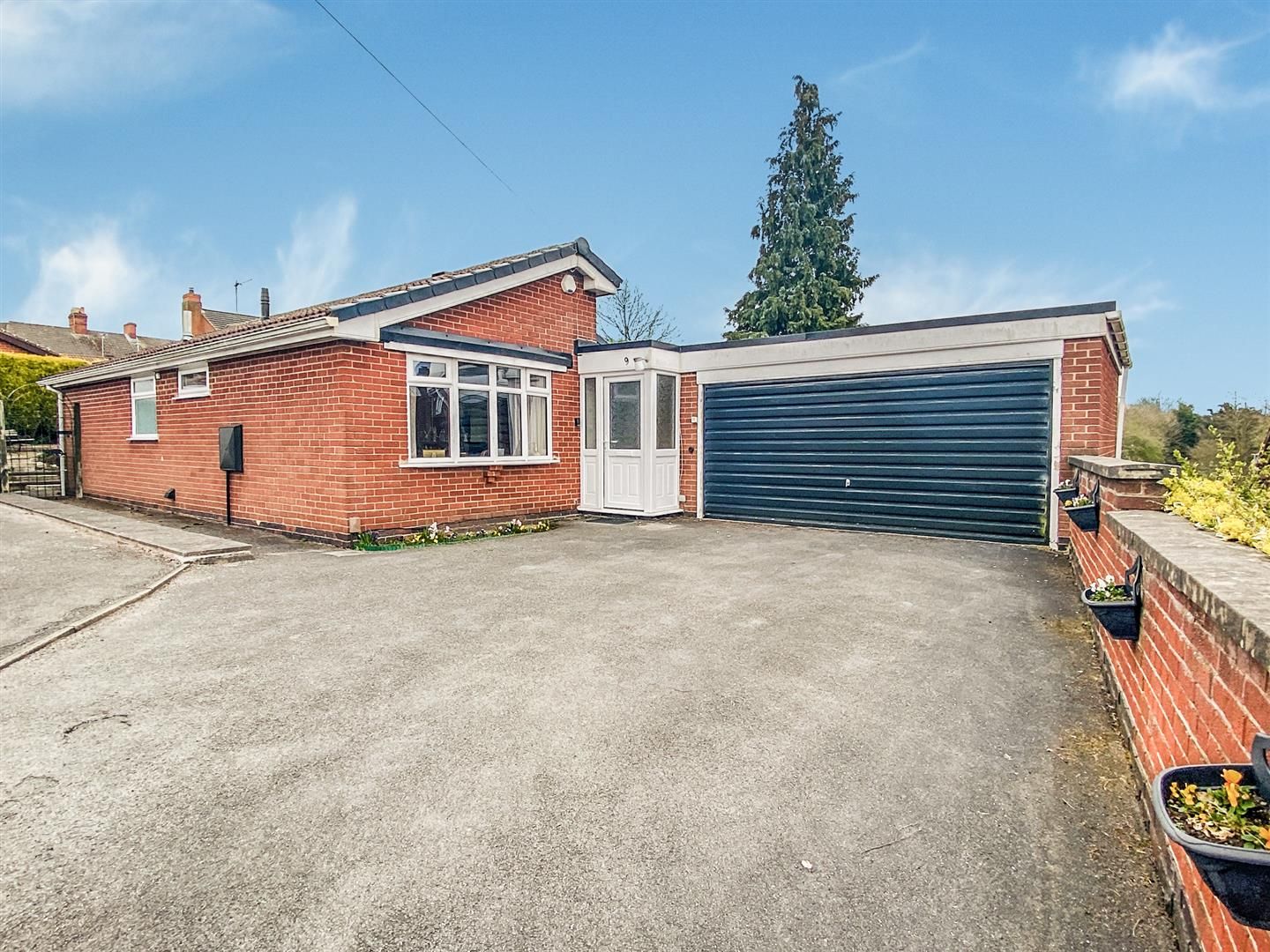 3 bed detached bungalow for sale in Field Close, Thringstone