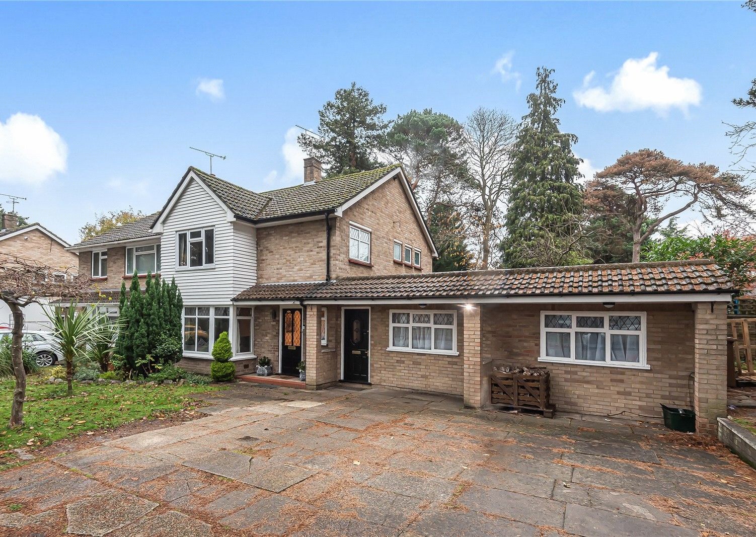 4 bed semidetached house for sale in Pankhurst Drive, Bracknell