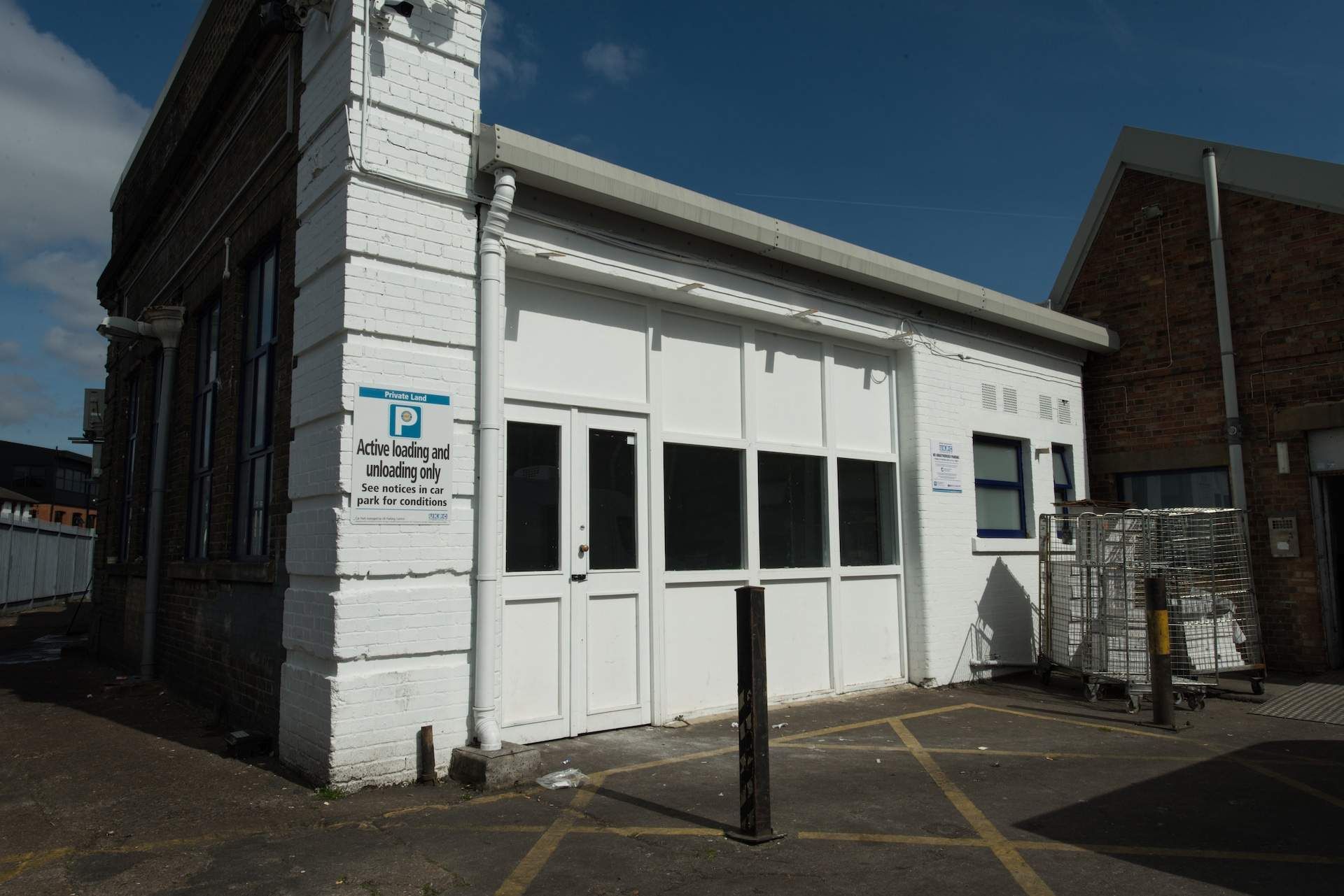 Warehouse to let in Acton Business Centre, Acton Business Centre, Acton