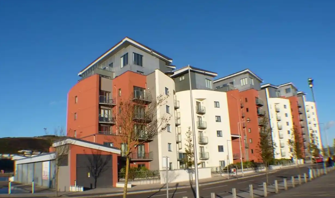 2 bed flat for sale in South Quay, Swansea SA1 Zoopla