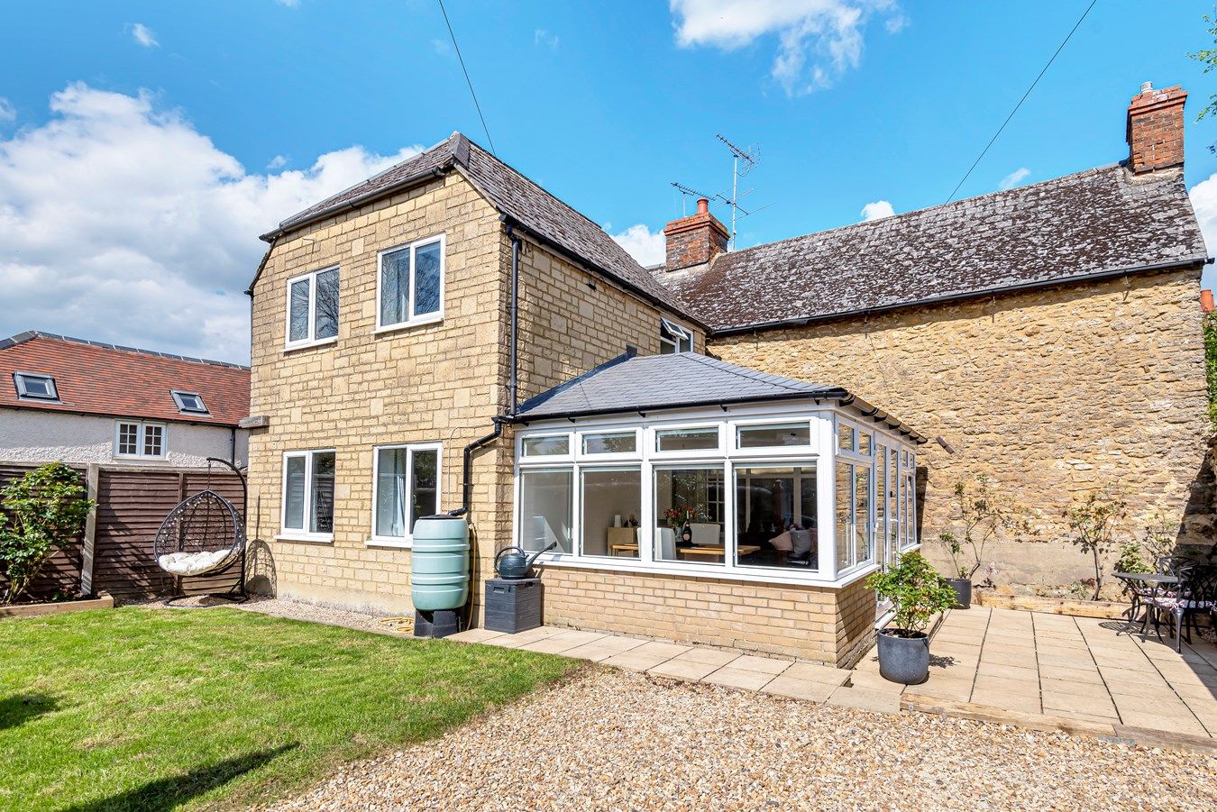 2 bed cottage for sale in Lechlade Road, Faringdon SN7 Zoopla