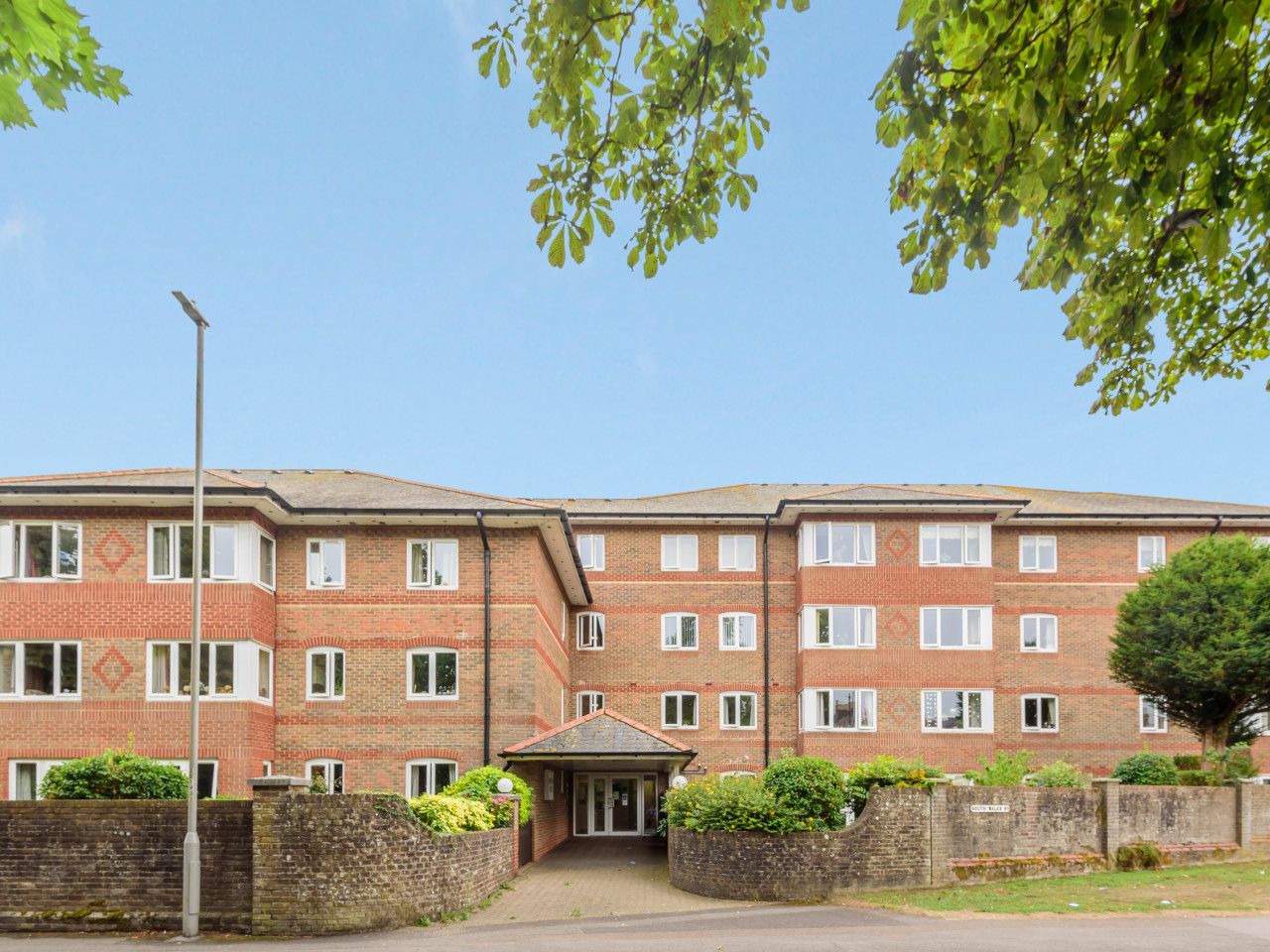 2 bed flat for sale in Southfield House, South Walks Road, Dorchester