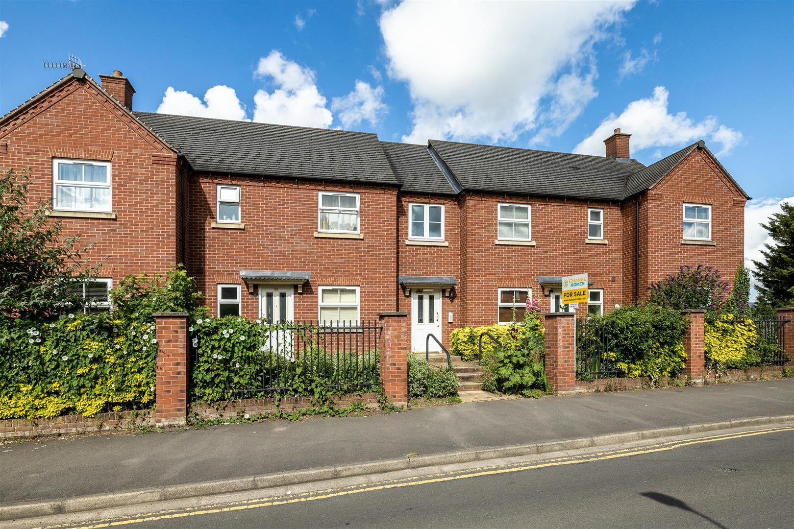 2 bed flat for sale in Clopton Road, StratfordUponAvon CV37 Zoopla