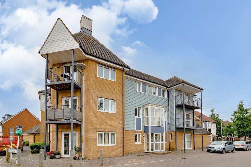 1 bed flat for sale in Sir Henry Brackenbury Road, Repton Park, Ashford