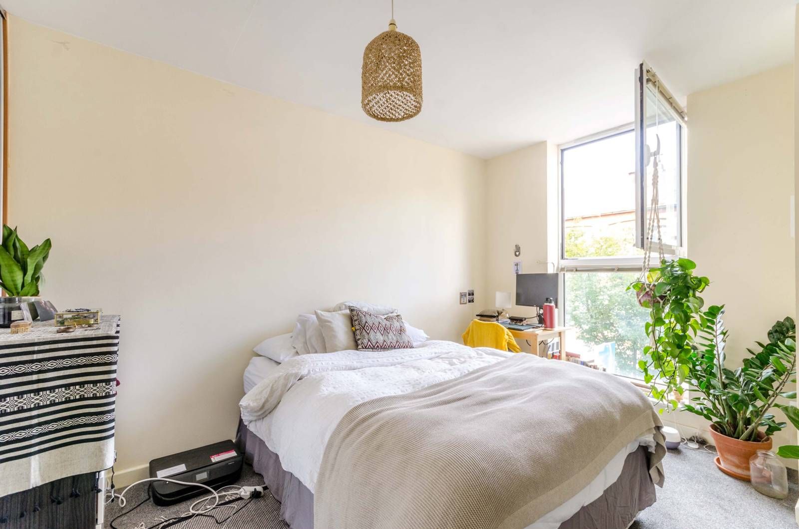 Hertford Road Islington London N1  