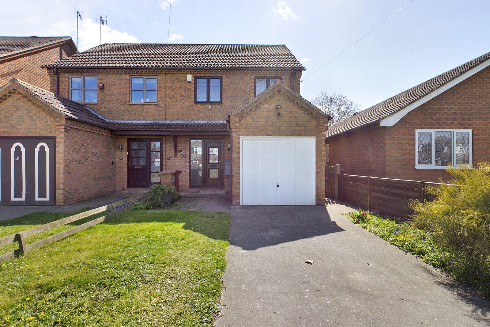 3 bed semidetached house for sale in Pasture Road South, BartonUponHumber, North Lincolnshire