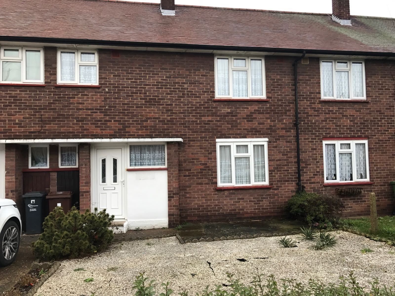 3 bed terraced house to rent in Romford, Essex RM6 Zoopla
