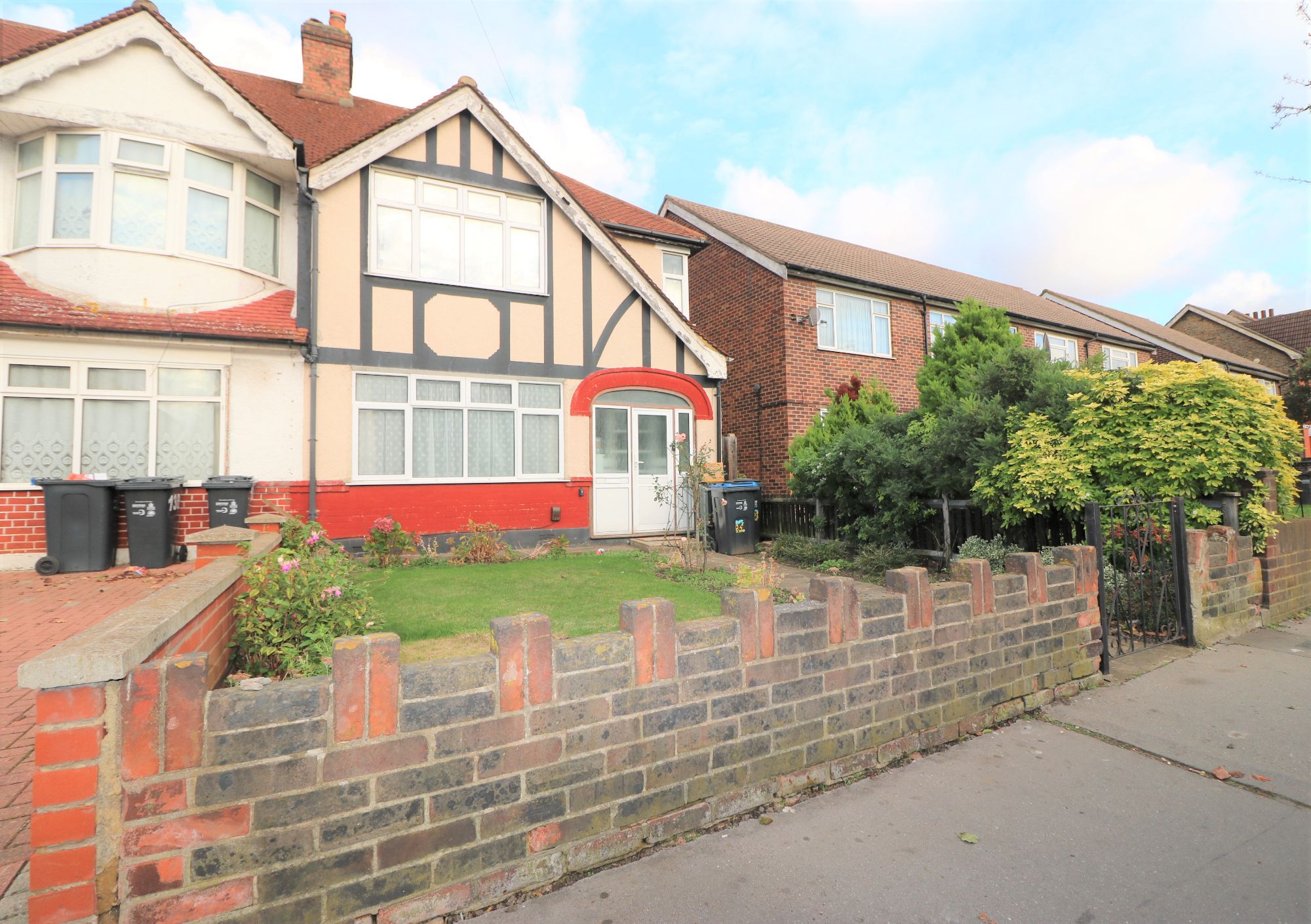 3 bed end terrace house for sale in Bensham Manor Road, Thornton Heath