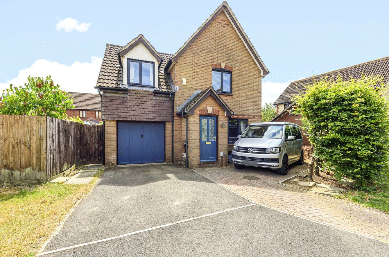 3 bed detached house for sale in Standen Way, Blunsdon St. Andrew