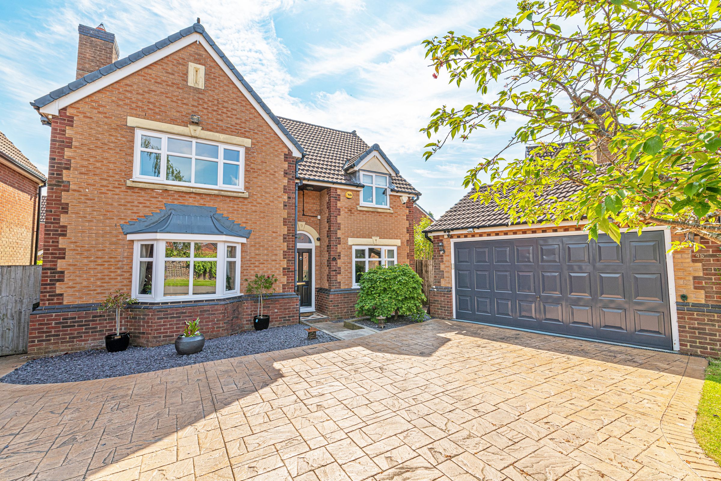 5 bed detached house for sale in Westcliff Gardens, Appleton