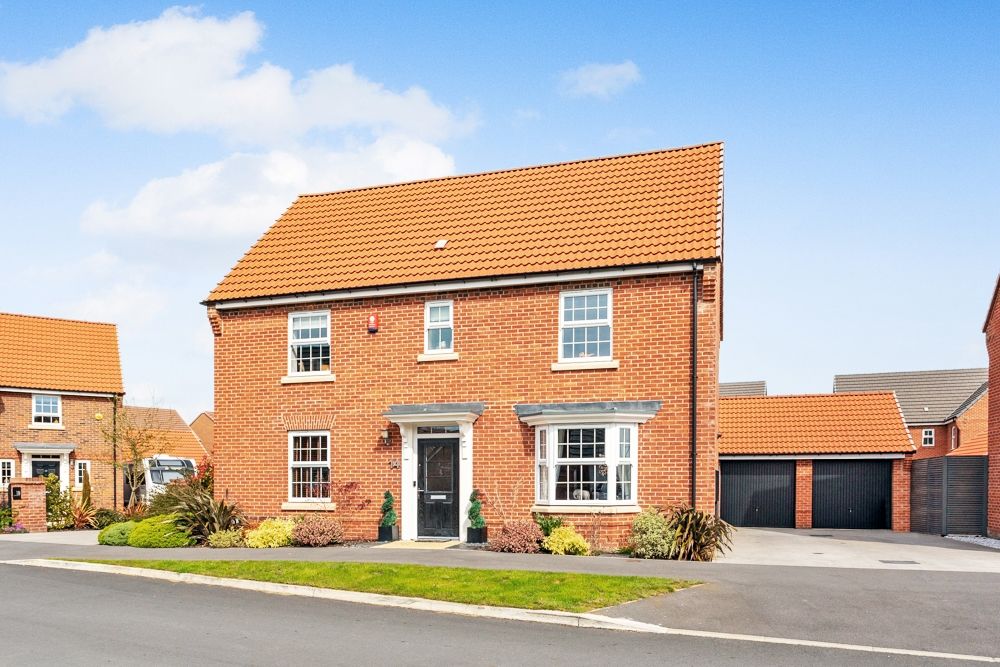 4 bed detached house for sale in Holt Drive, Barlby, Selby YO8 Zoopla