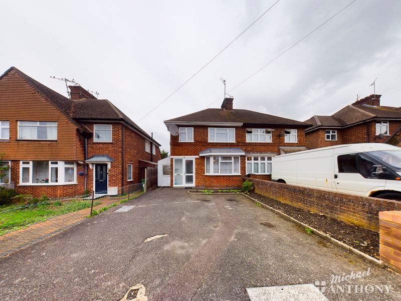3 bed semidetached house for sale in Willow Road, Aylesbury HP19 Zoopla