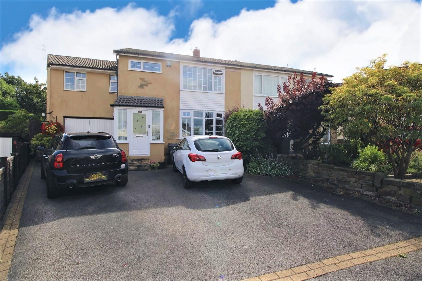 5 bed semidetached house to rent in Mayfield Grove, Wilsden, Bradford