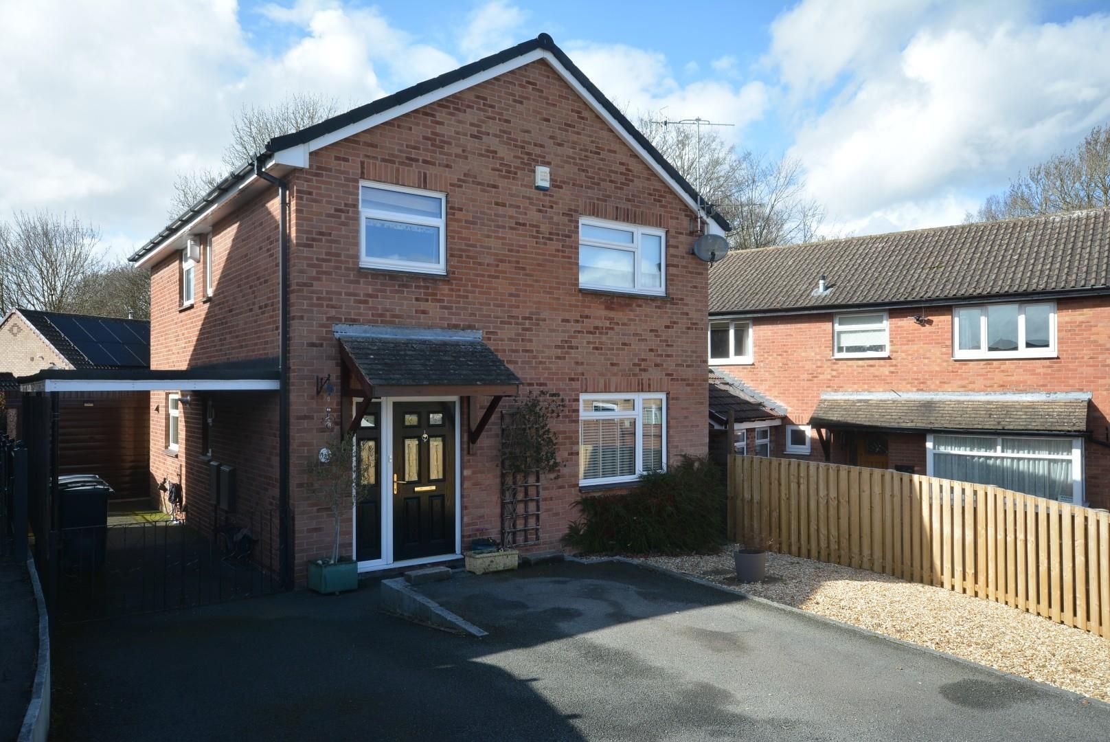 4 bed detached house for sale in Horsley Close, Linacre Woods