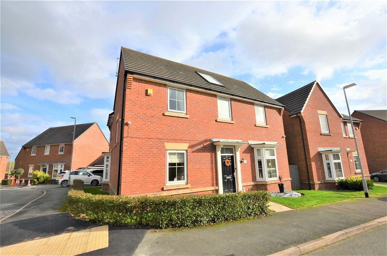 4 bed detached house for sale in Sutton Avenue, Silverdale, Newcastle