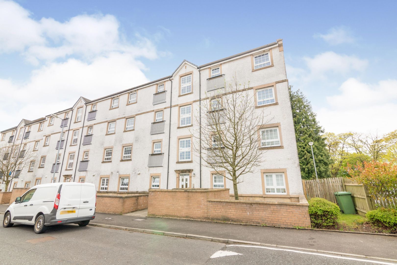 163 Parklands Oval Glasgow G53  