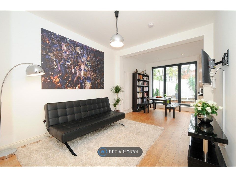 3 bed flat to rent in Ellesmere Road, London W4 Zoopla