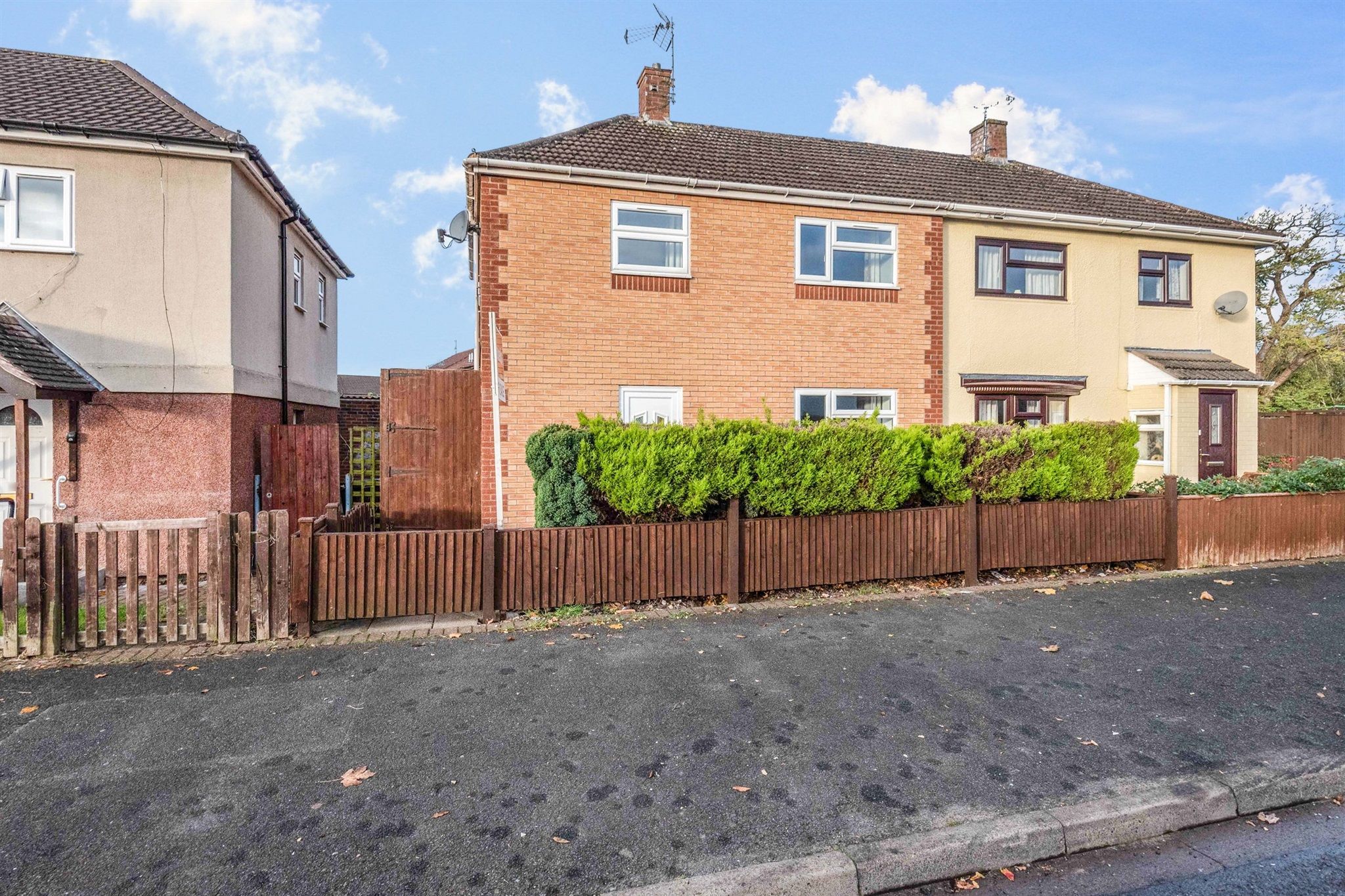 3 bed semidetached house for sale in Drake Avenue, Worcester WR2 Zoopla