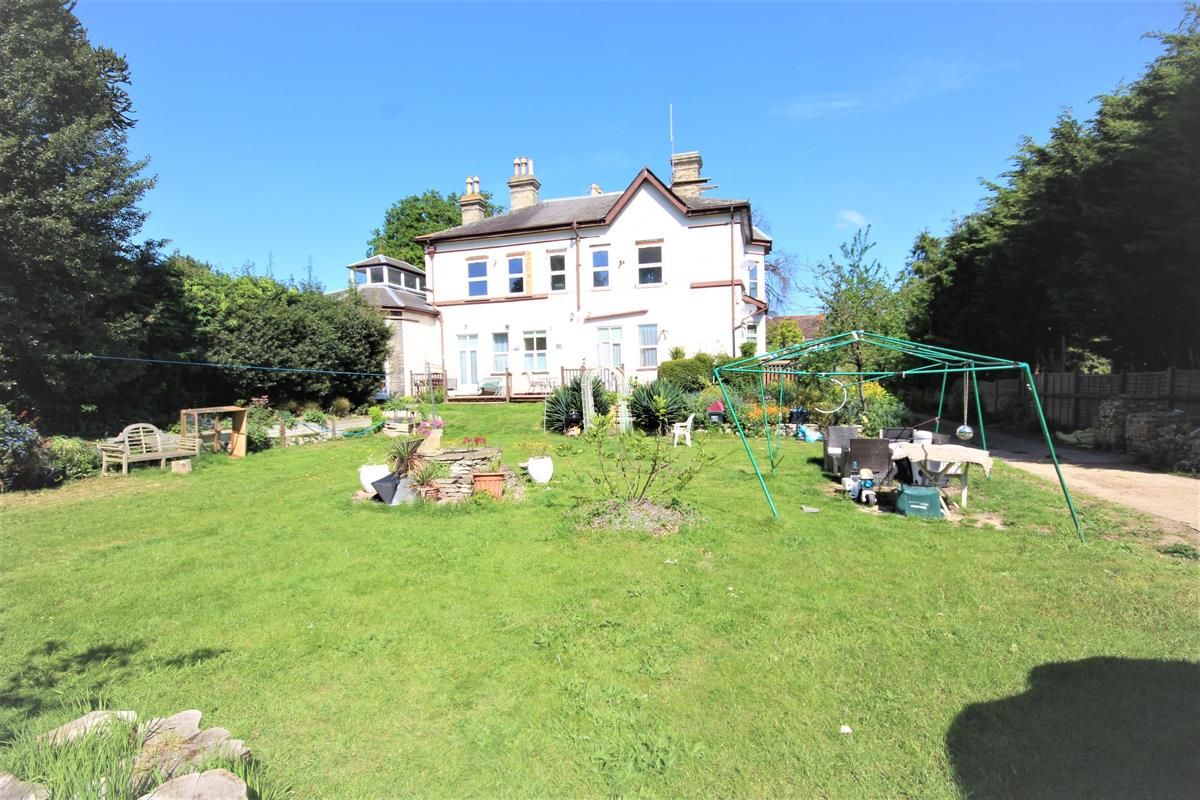 1 bed flat for sale in Flat, Park Crescent, Erith DA8 Zoopla