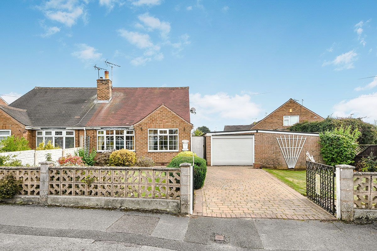2 bed bungalow for sale in Copeland Avenue, KirkbyInAshfield