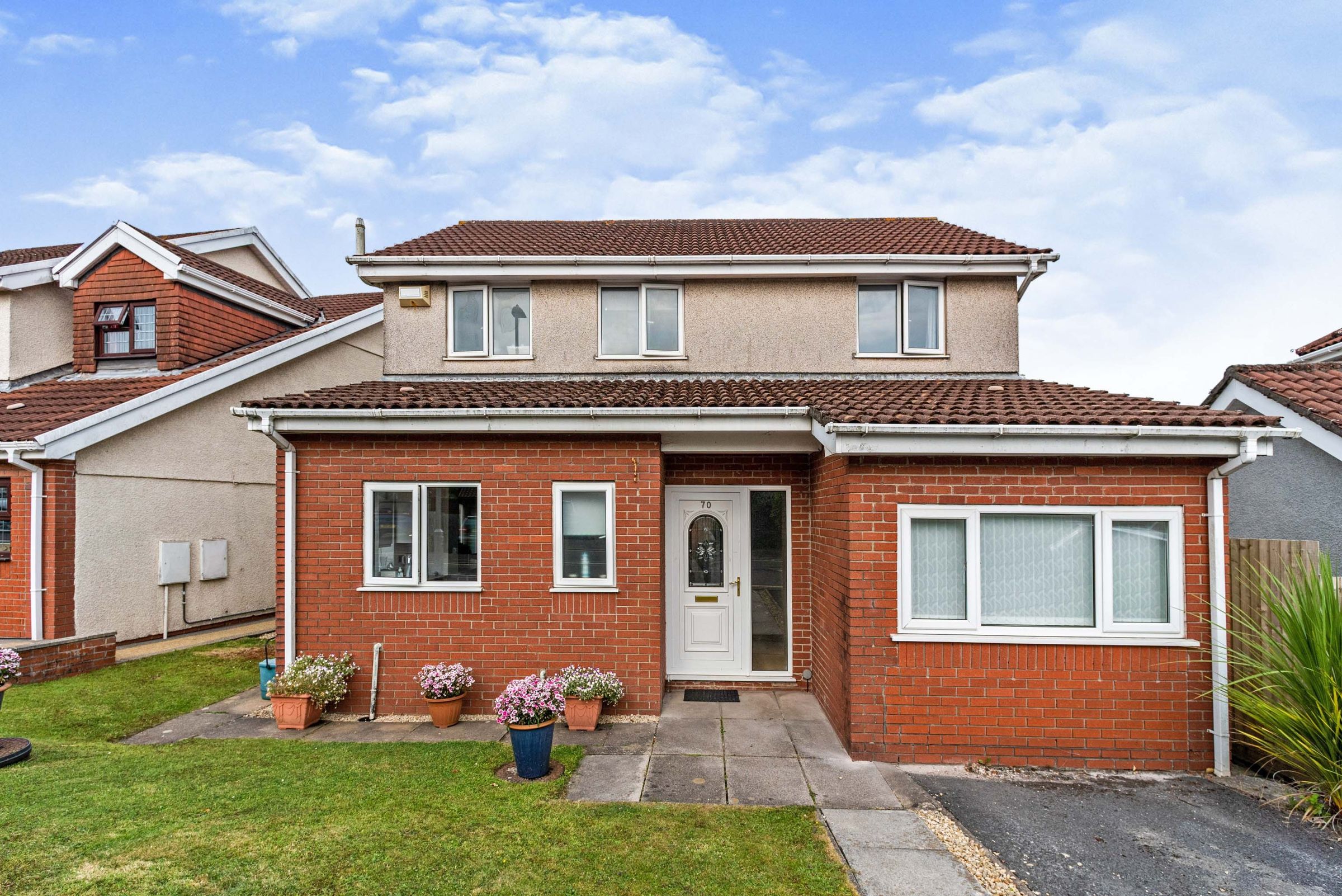 4 bed detached house for sale in Heol Pentre Felen, Llangyfelach SA6