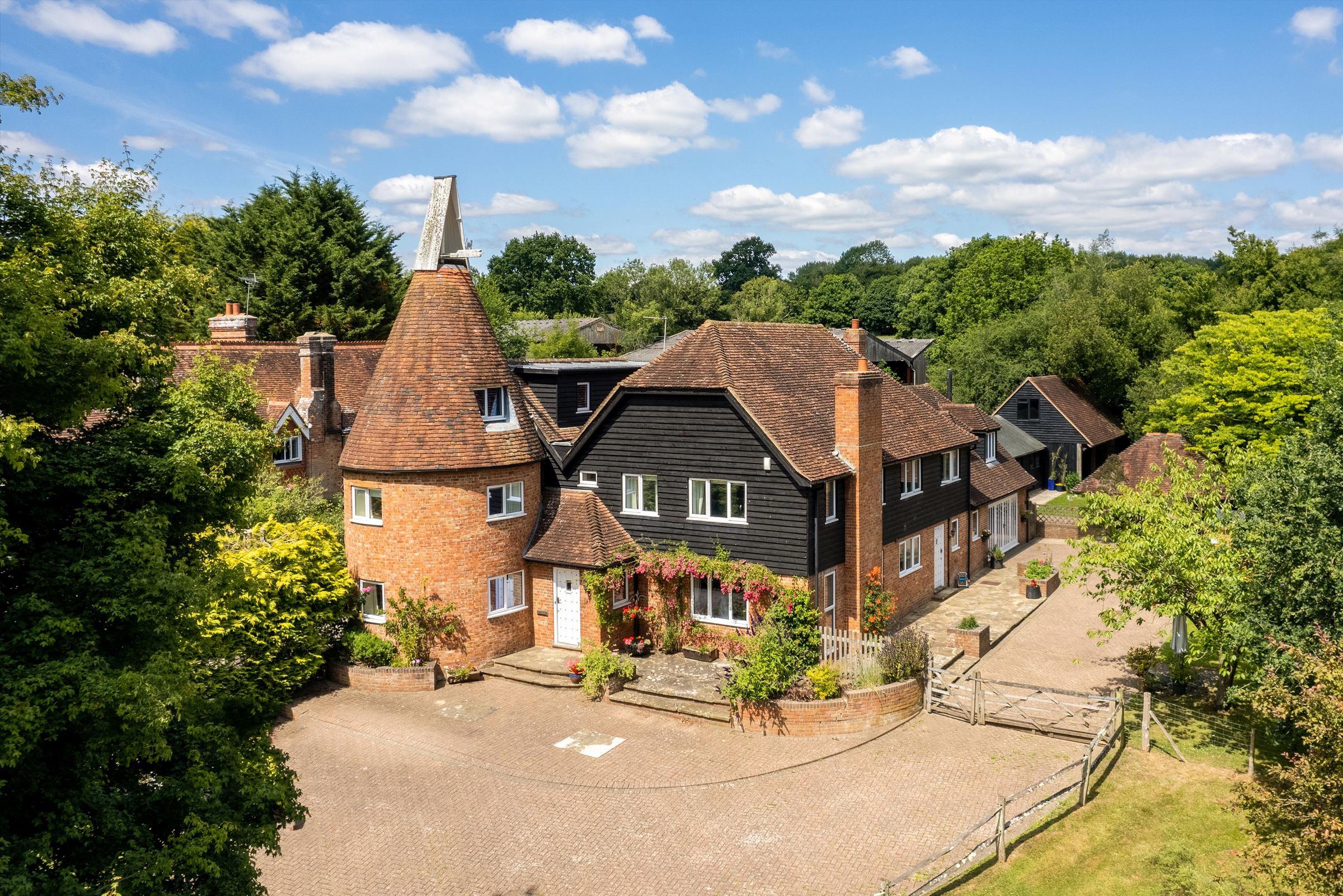 7 bed detached house for sale in Lymden Lane, Stonegate, Wadhurst, East