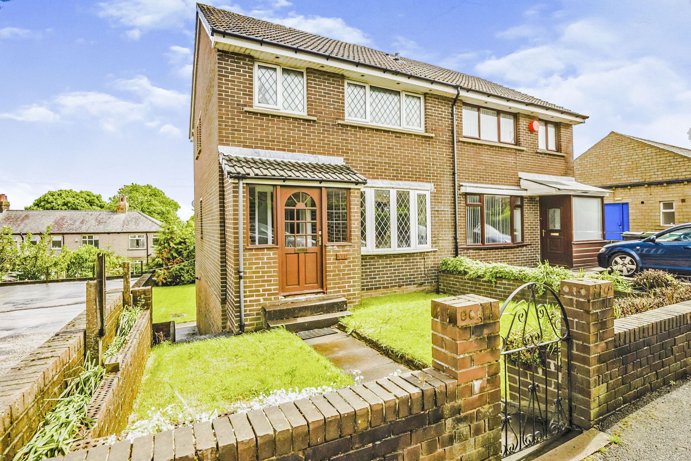 3 bed semidetached house for sale in Blackmoorfoot Road, Crosland Moor