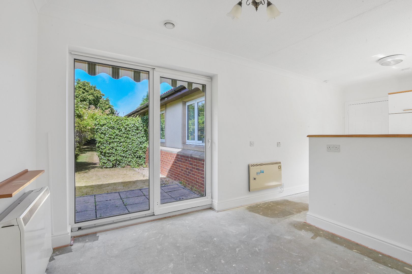 2 bed semidetached bungalow for sale in Ashfields, Alma Road, Reigate